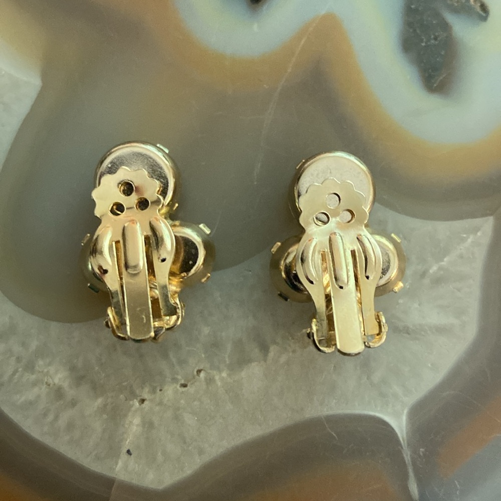 Sold in Bundle Vintage AB clip on earrings EUC 1” - Picture 8 of 12